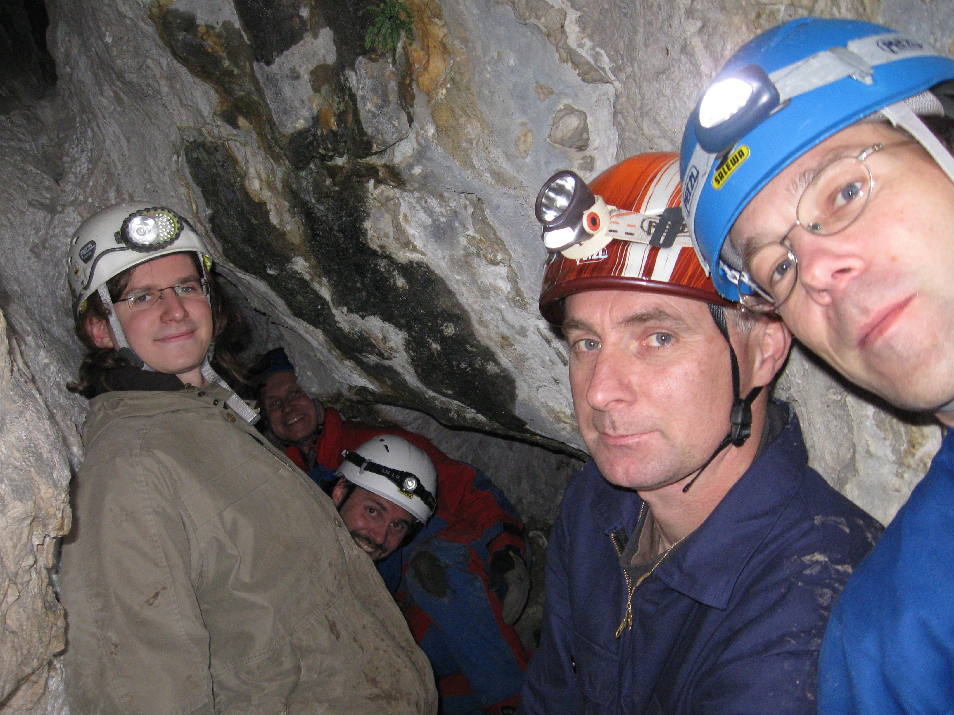 2010_10_01_ Sonnenuhrhöhle_GC2A5VR (16) Hofmannsthal-Gang_Hermann_andi1107_ Hofmannsthal-Gang_Georg_harrylime_glist.JPG